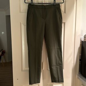 NWOT Express Olive Green Mid-Rise Skinny Dress Pants Size 4